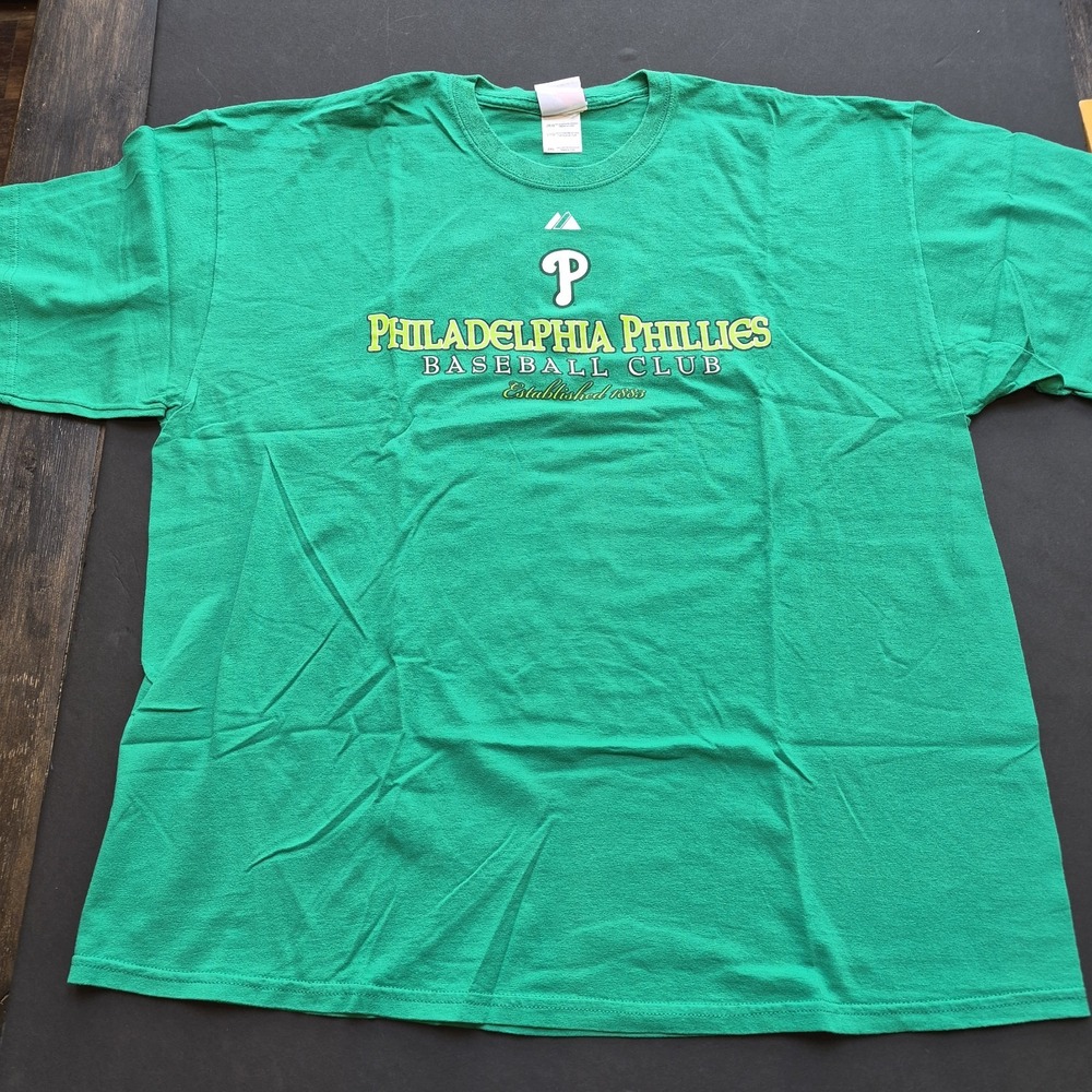 Philadelphia Phillies T-shirt Size 2 XL Phillies Irish Shirt Green